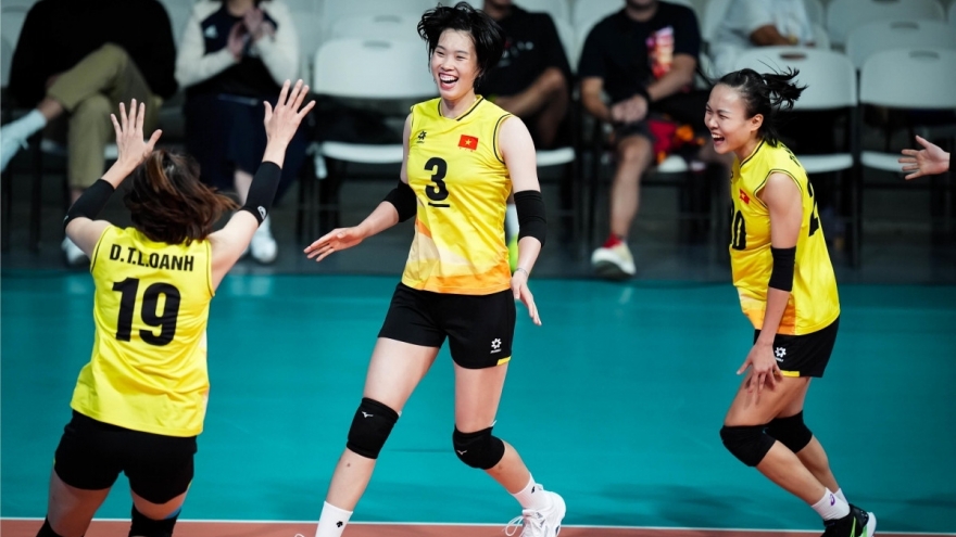 Standout performance helps Vietnam up in FIVB rankings